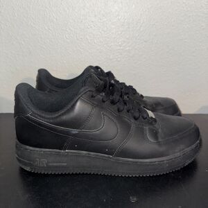Nike Air Force 1 07 Triple Black Mens 9 CW2288-001 Shoes Sneakers